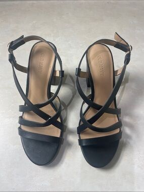Old Navy Black Strappy Ankle Buckle Sandals Women’s Size 6